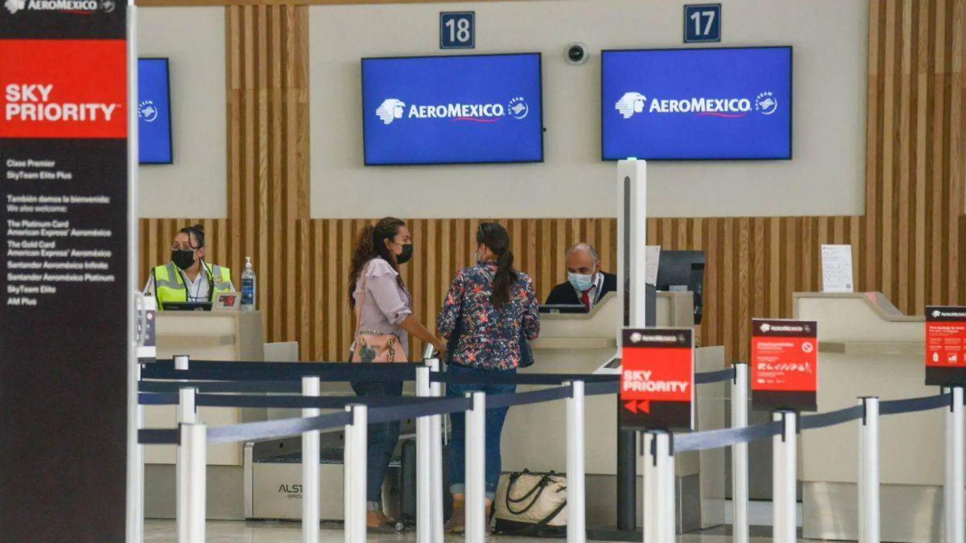 Aeroméxico busca cancelar registro en Bolsa Mexicana de Valores